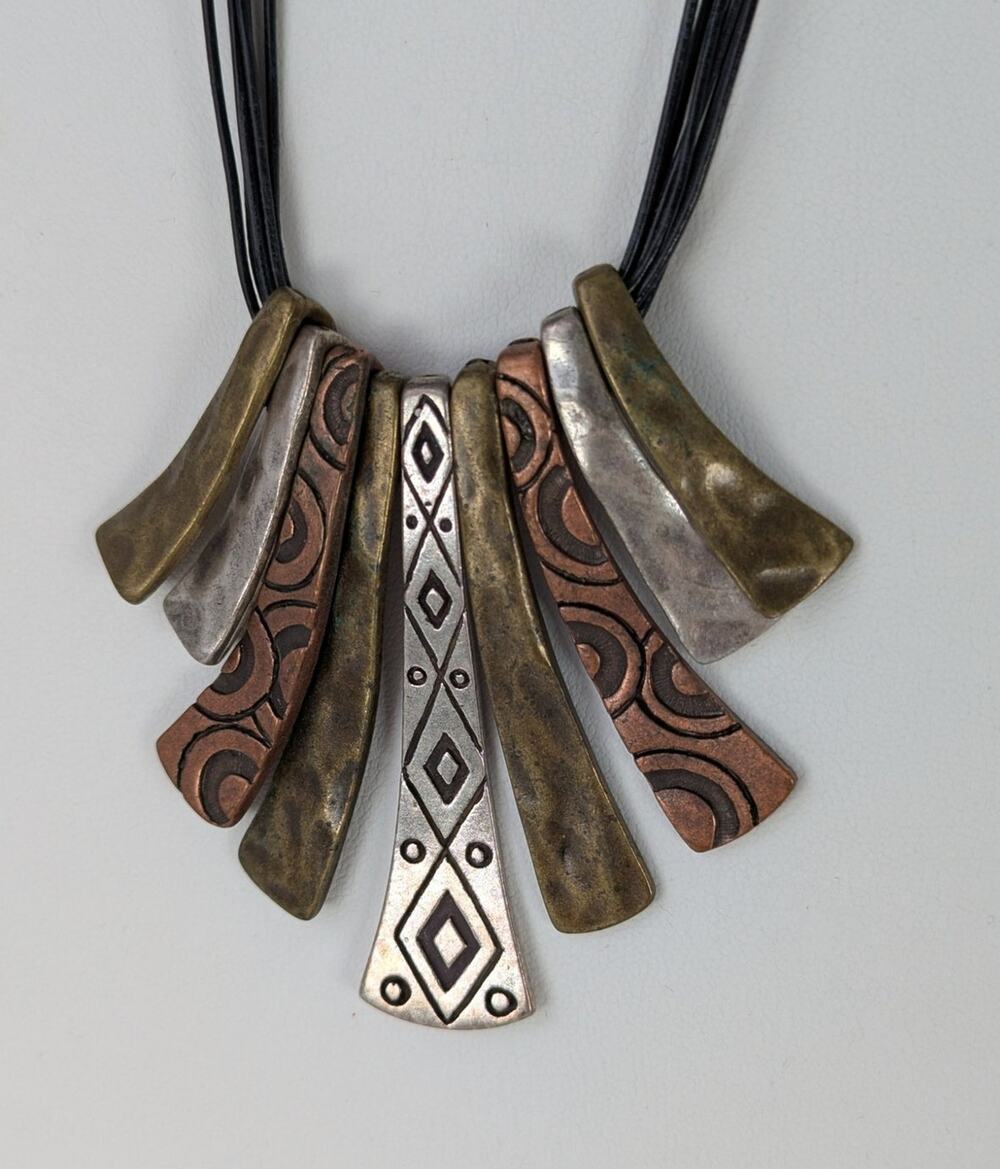 Vintage Chico's mixed metals +Leather necklace 16-20"Ethnic16-20" with extender